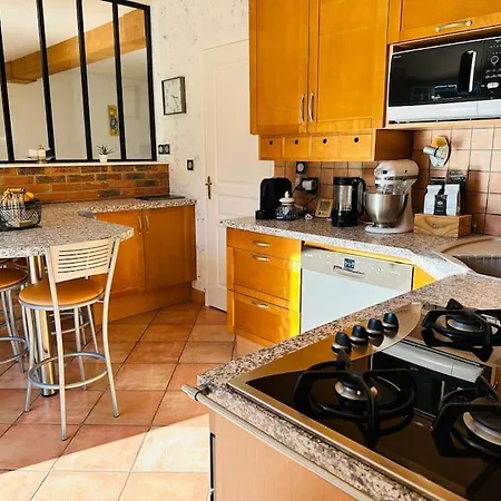 Maison Au Mans, 6 Pieces, 8 Personnes Tatil Evi *