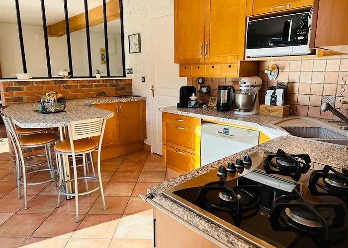 Maison Au Mans, 6 Pieces, 8 Personnes Vakantiehuis *