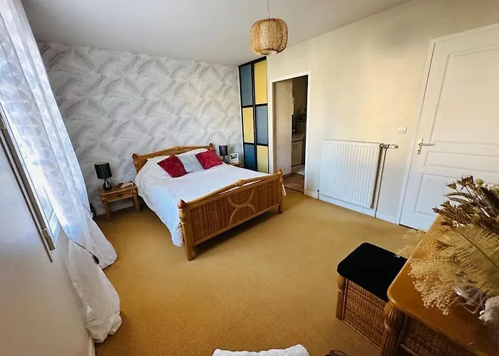 Maison Au Mans, 6 Pieces, 8 Personnes Vakantiehuis Le Mans