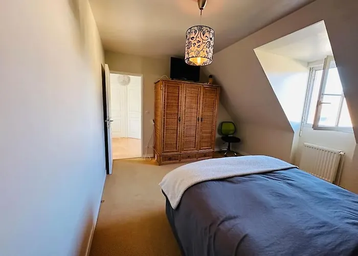 Maison Au Mans, 6 Pieces, 8 Personnes Vakantiehuis Le Mans